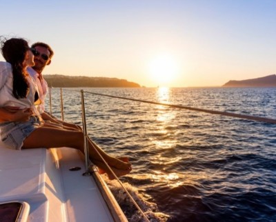 Paseo Romántico en barco a los Acantilados de Maro