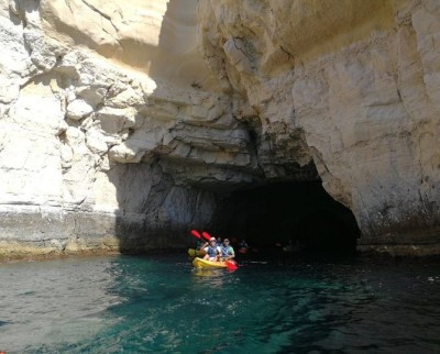 ruta de los piratas kayak cabo de gata cueva