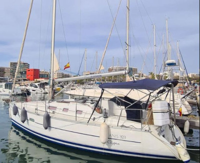 Alquiler de velero con patrón en Santa Pola