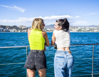 Boat Party en Valencia. Fiesta en Barco + Comida