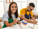 Taller pintura de cerámica y Toma Café de Autor en Conil, Cádiz