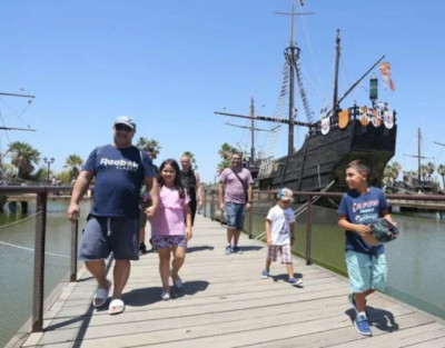 Boat Tour & Columbus...