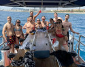 Paseo privado en barco con pedales y cerveza en Valencia